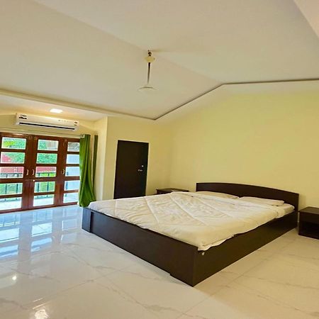 Wada Chirebandi Hotel Gimvi Екстериор снимка