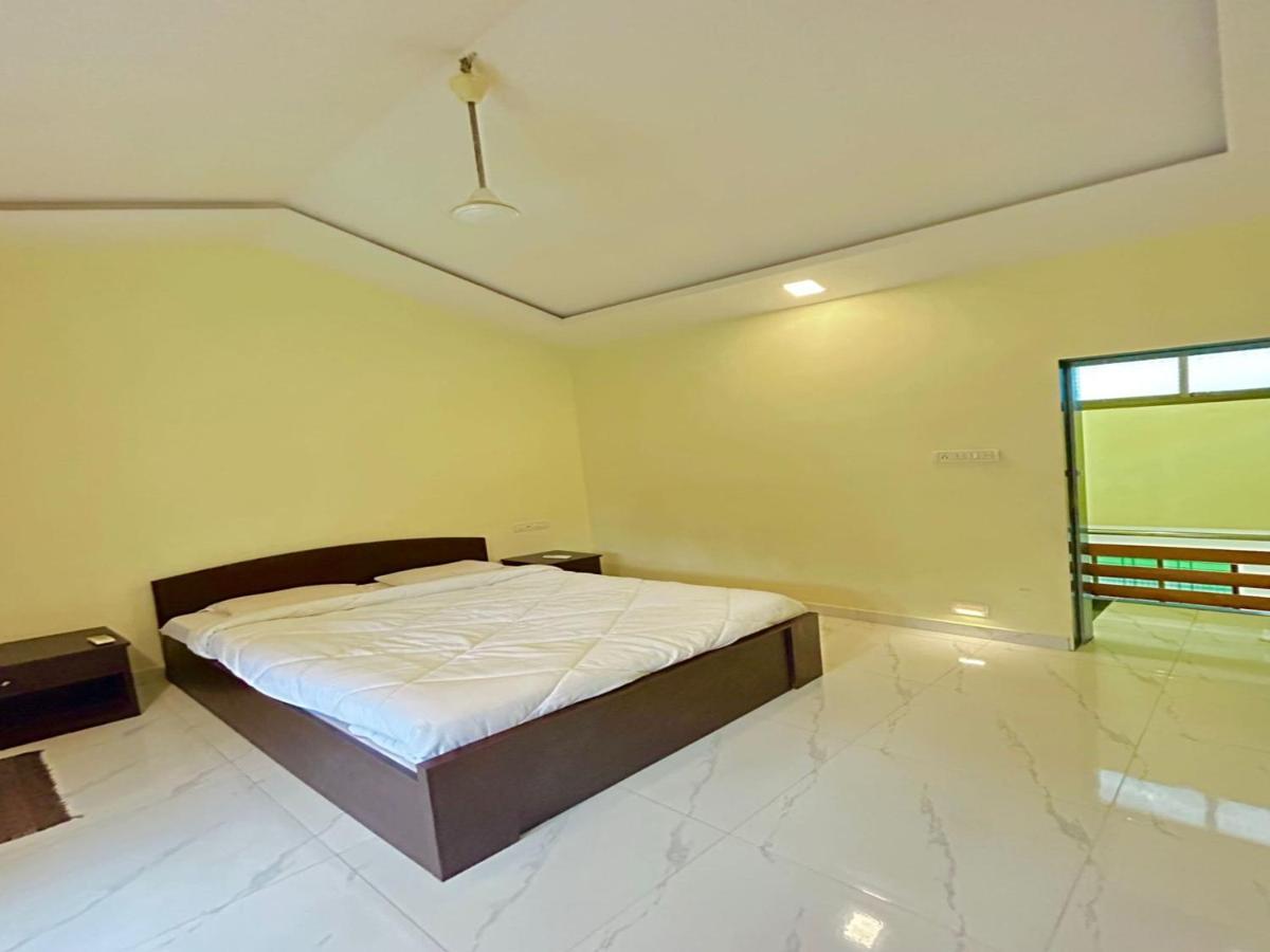 Wada Chirebandi Hotel Gimvi Екстериор снимка