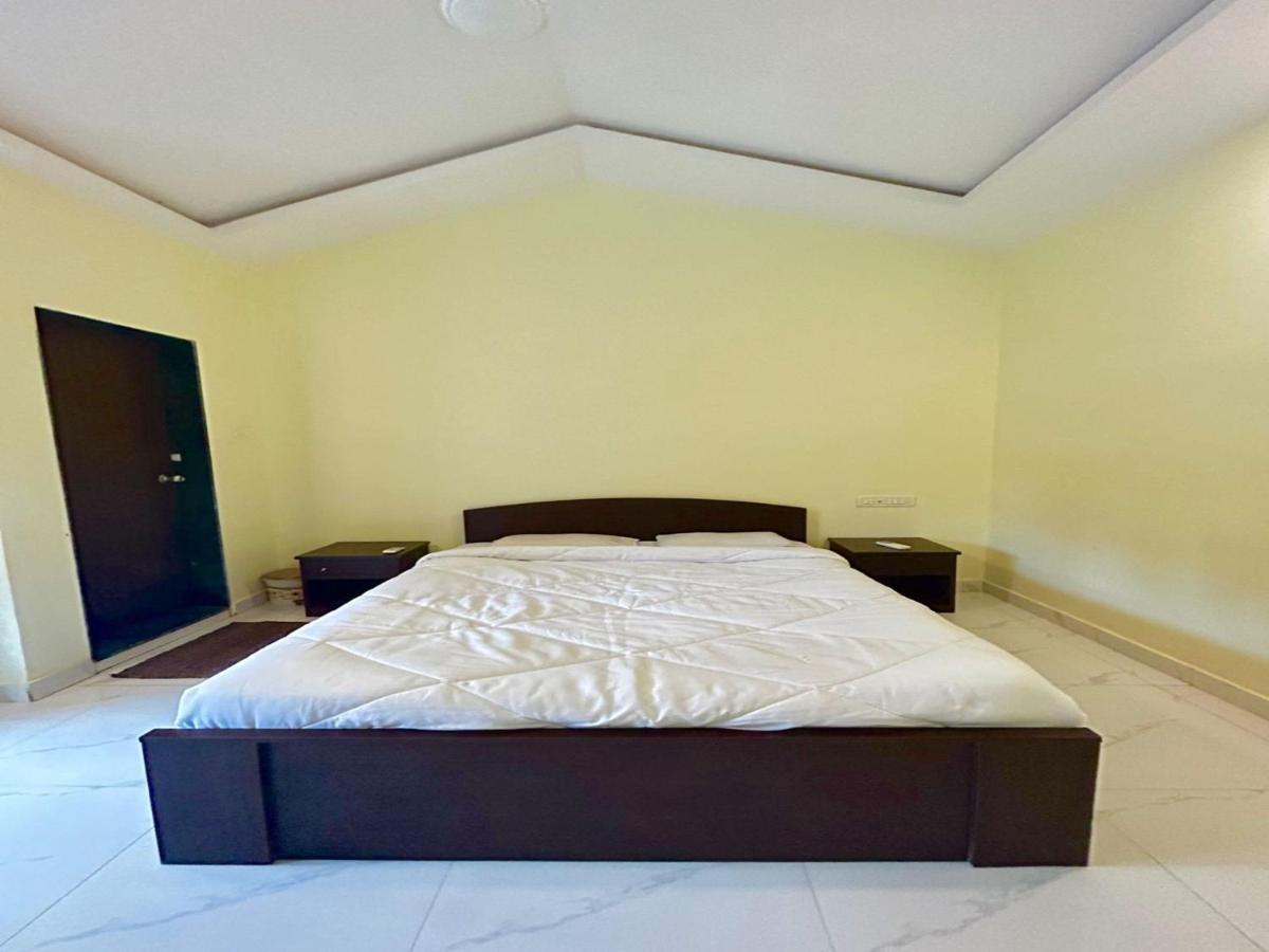 Wada Chirebandi Hotel Gimvi Екстериор снимка
