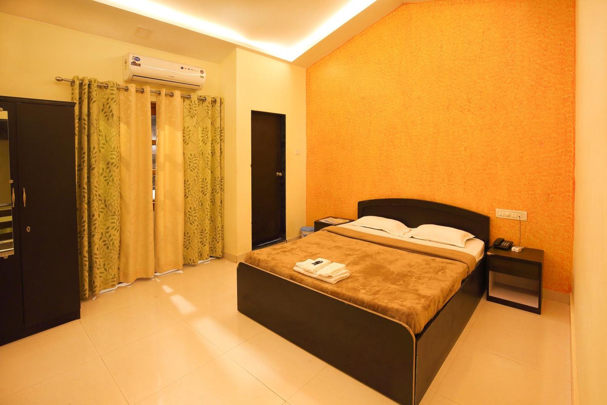 Wada Chirebandi Hotel Gimvi Екстериор снимка