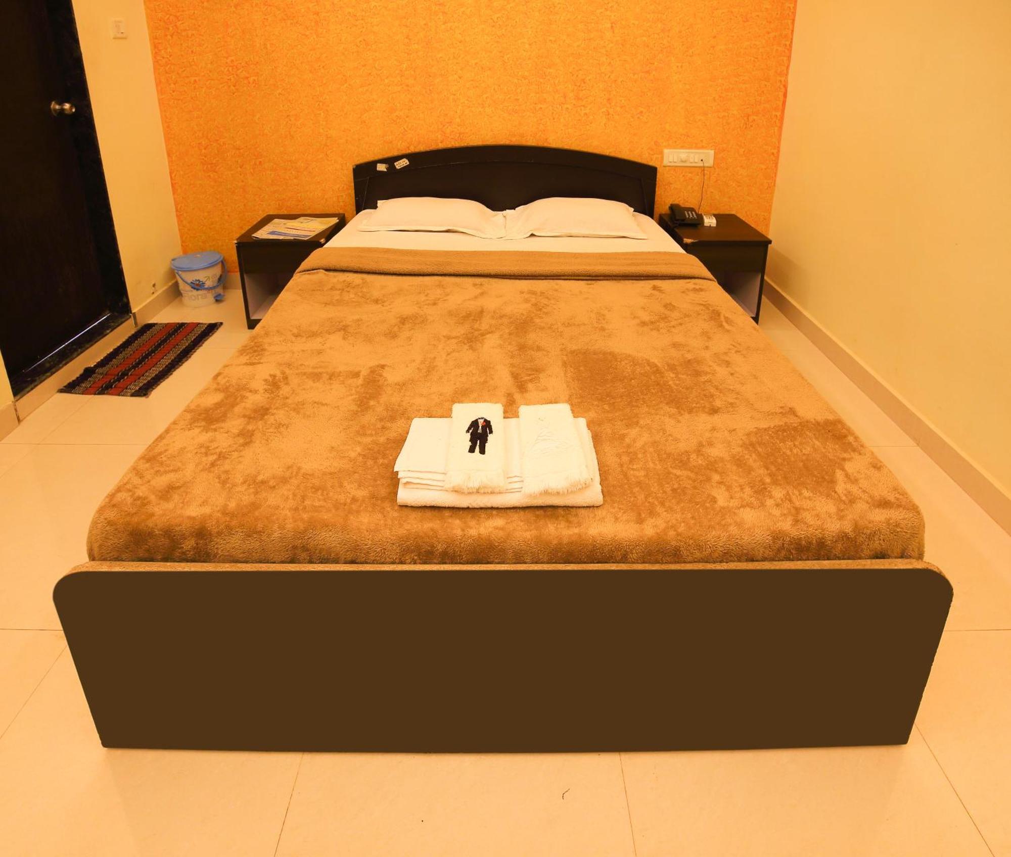 Wada Chirebandi Hotel Gimvi Екстериор снимка